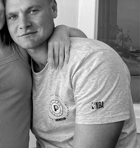 Casper: Jonk, Fliks, en reg om sy hande vuil te kry!